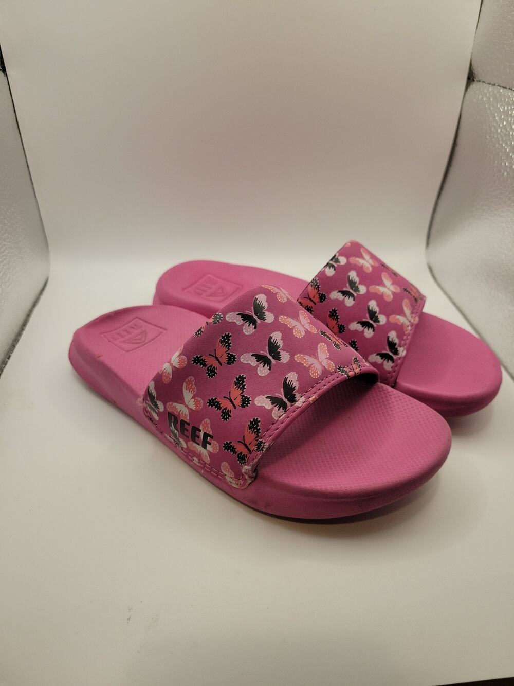 Little Girls Reef Flip Flops Size 1 Big Kid Butterfly Pink Summer